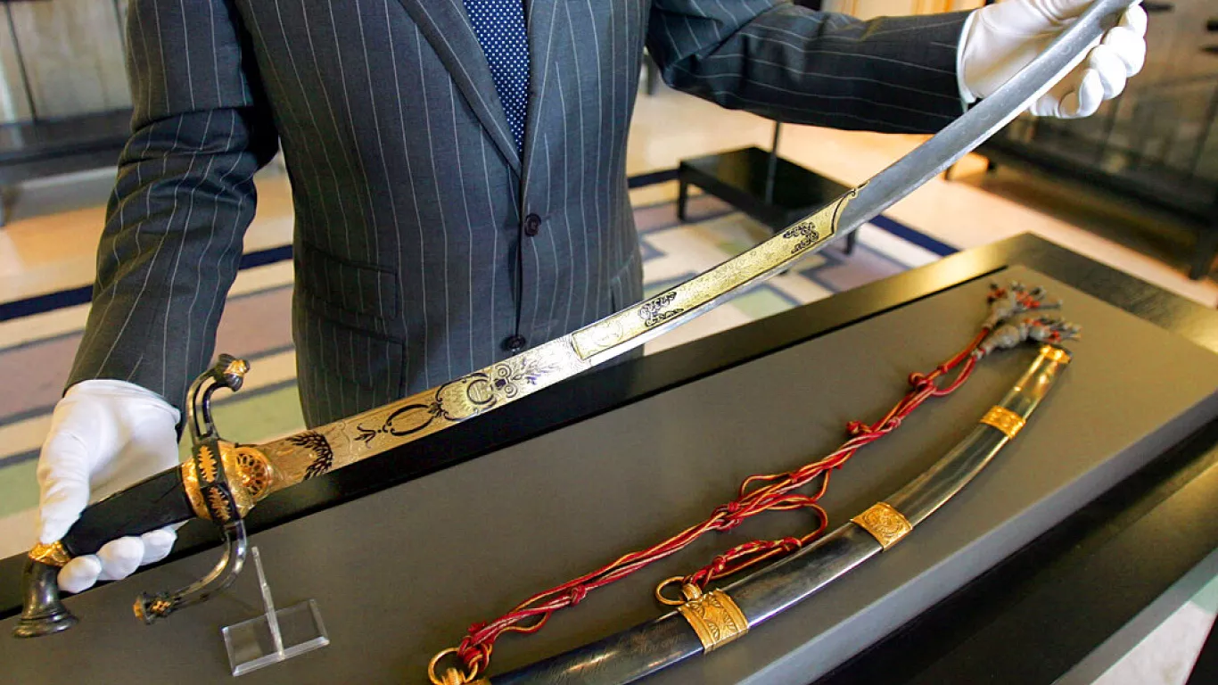 حراجی پاریس: شمشیر ناپلئون به قیمت ۴.۷ میلیون یورو فروخته شد