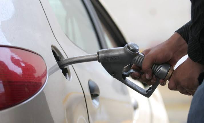 پیامدهای اجتماعی واقتصادی افزایش قیمت بنزین