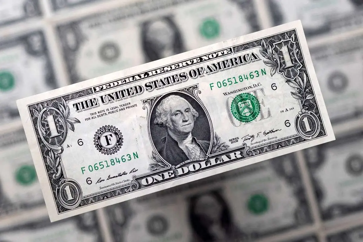 قیمت دلار امروز ۱۶ خرداد ۱۴۰۴؛ دلار آزاد ۸۲۹,۰۰۰ تومان معامله شد