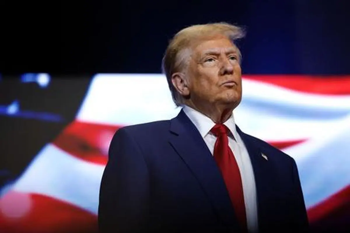 ترامپ: مذاکرات با ایران ادامه دارد، اما گزینه نظامی روی میز است