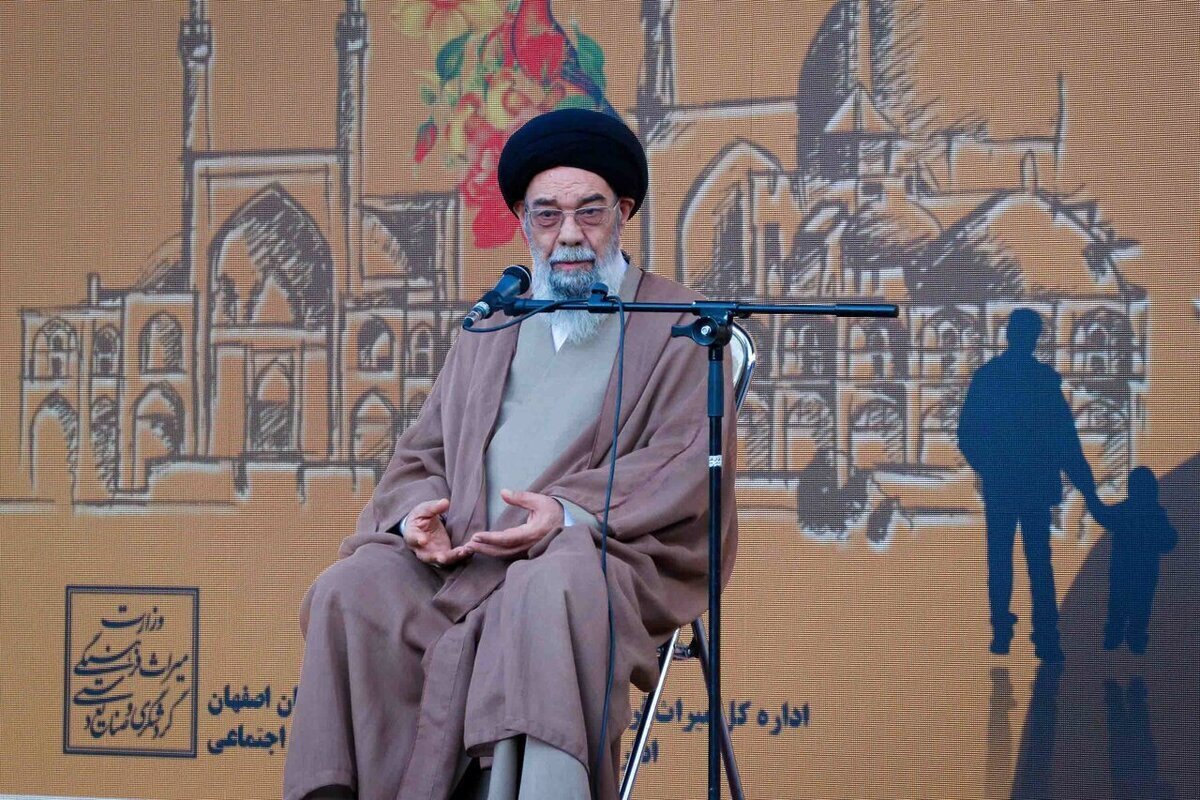 امام جمعه اصفهان: هزار خانه میراثی نمی‌خواهیم / ده بیست تایش کافی است (فیلم)