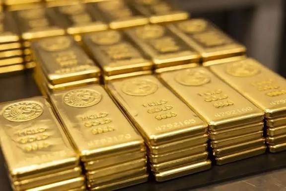 ریزش قیمت طلا در بازار جهانی؛ چهارمین هفته نزولی اونس طلا