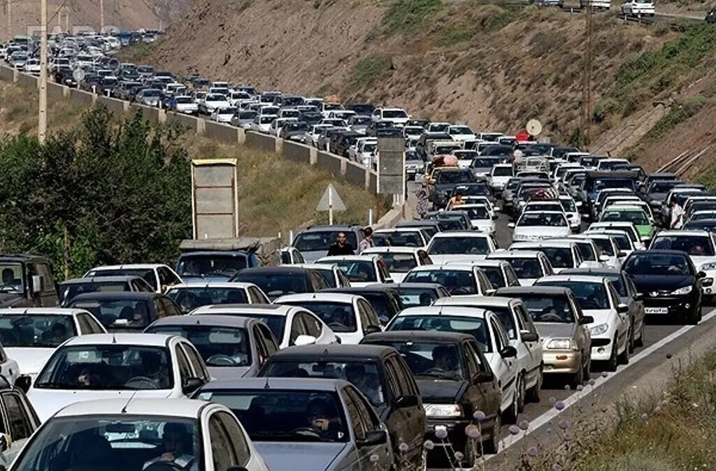 آخرین وضعیت ترافیک جاده‌ها؛ چالوس و هراز همچنان پرترافیک هستند