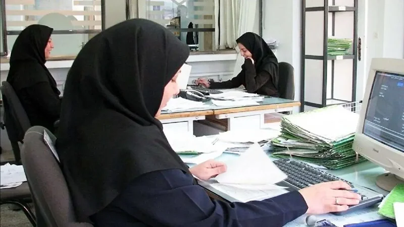 بررسی طرح شناورسازی ساعت کار کارمندان دولت در آستانه سال تحصیلی