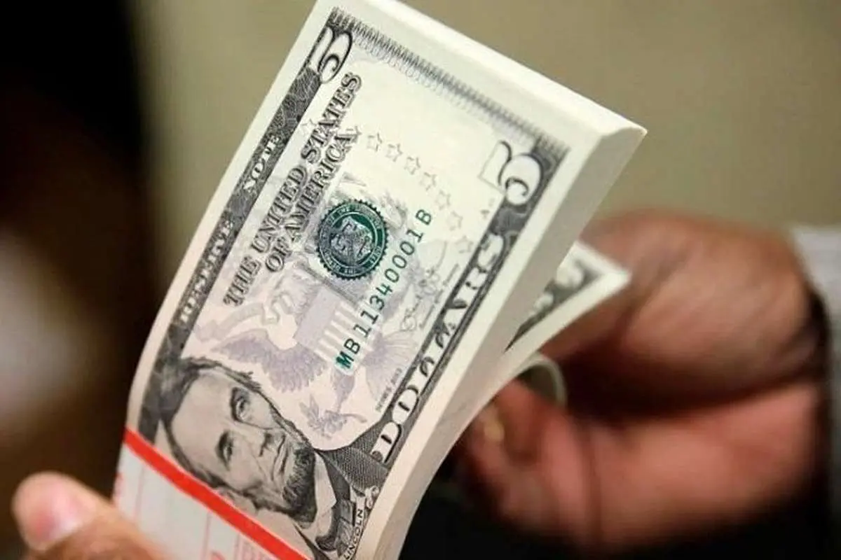 شروع معاملات دلار با نرخ ۱۰۷هزار و ۳۰۰ تومان در بازار امروز