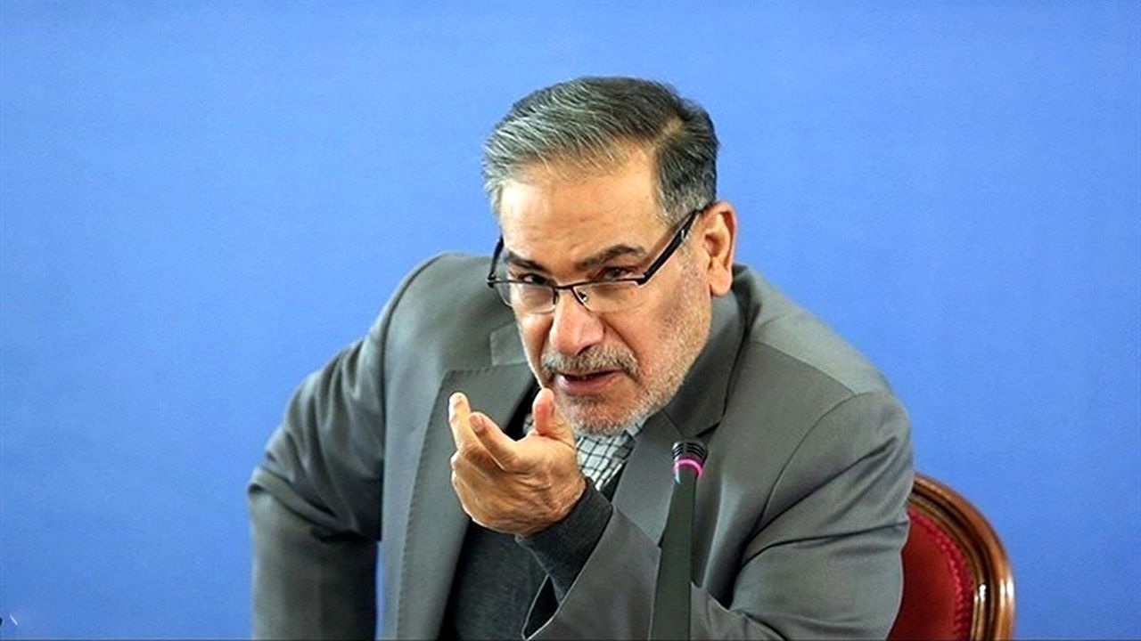 وزیر خارجه ایران با اختیار کامل برای مذاکرات غیرمستقیم راهی عمان است