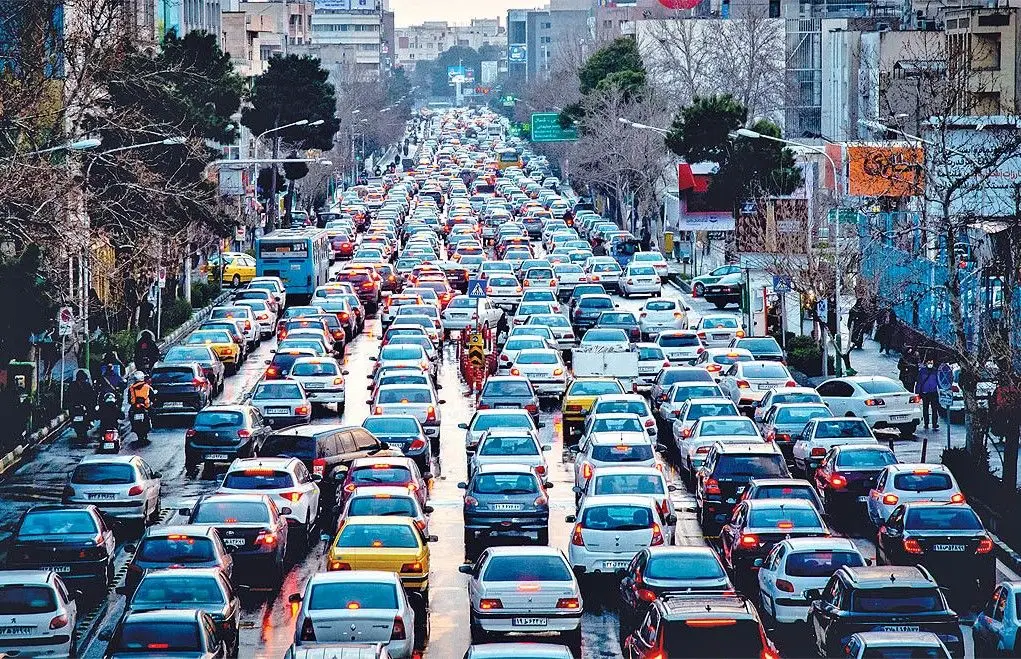 اجرای محدودیت تردد خودروها از در منازل به دلیل آلودگی هوا