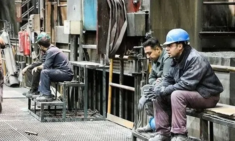 سایه تعدیل بر سر کارگران با قطعیهای برق ناشی از ناترازیهای انرژی