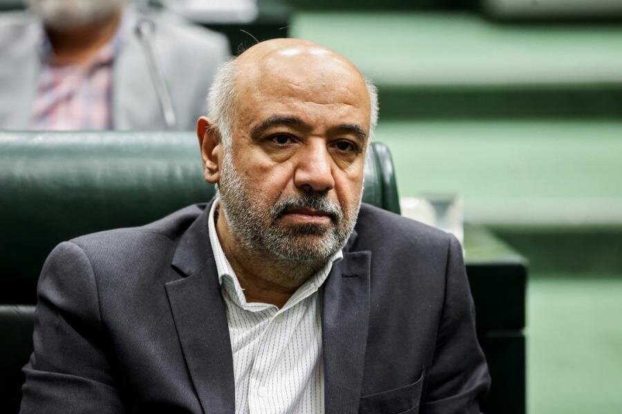 فیلم| وزیر رفاه: هرکسی که در تهران مالک خانه باشد و کل خانواده ۳۰ میلیون تومان درآمد داشته باشد، جزو ۳ دهک بالا حساب می‌شود!