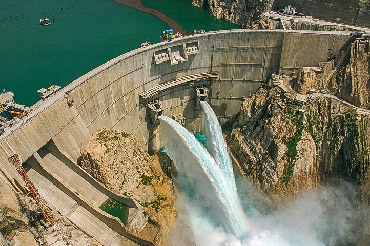 ۴۴۰۰ مگاوات نیروگاه برق‌آبی در دست اجراست