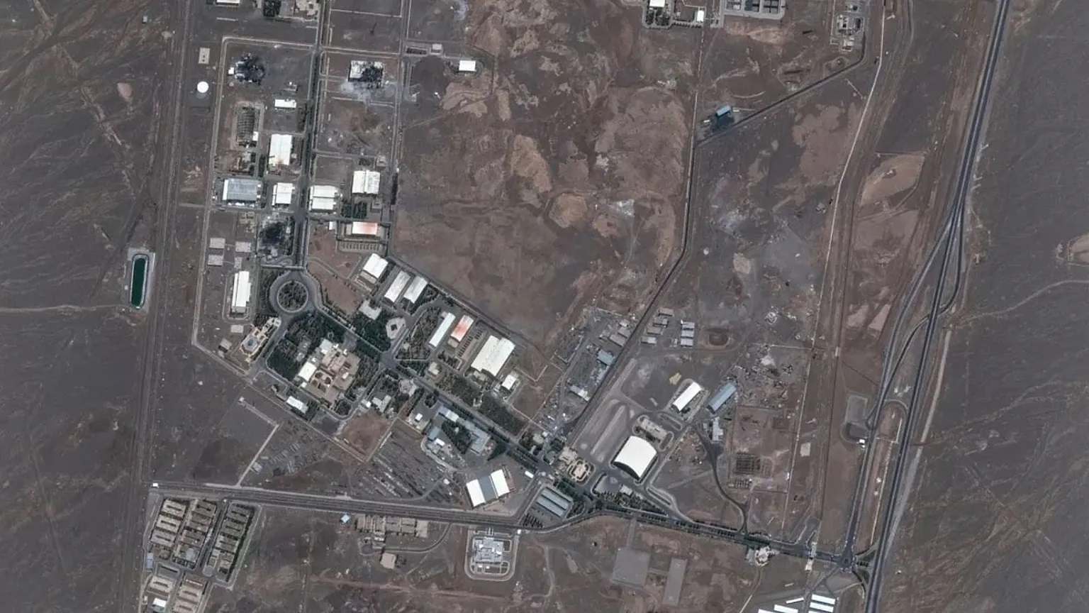 لوموند: اسرائیل به فرانسه اطلاع داد برنامه هسته‌ای ایران در حملات هوایی نابود نشد