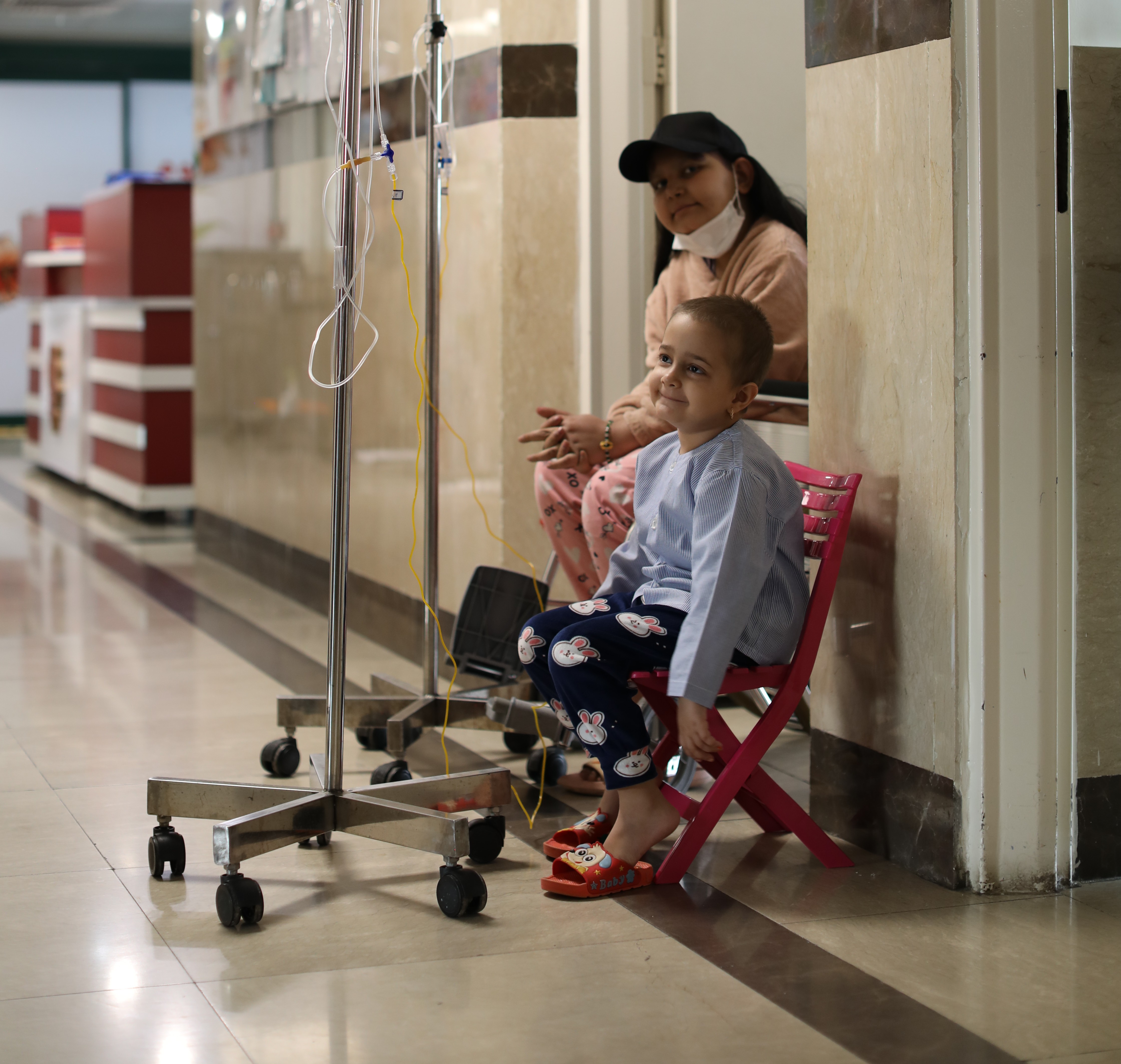 مدیرعامل مؤسس محک مطرح کرد: هزینۀ‌ دارو؛ اصلی‌ترین چالش‌ کودکان مبتلا به سرطان و خانواده‌های‌ آنان